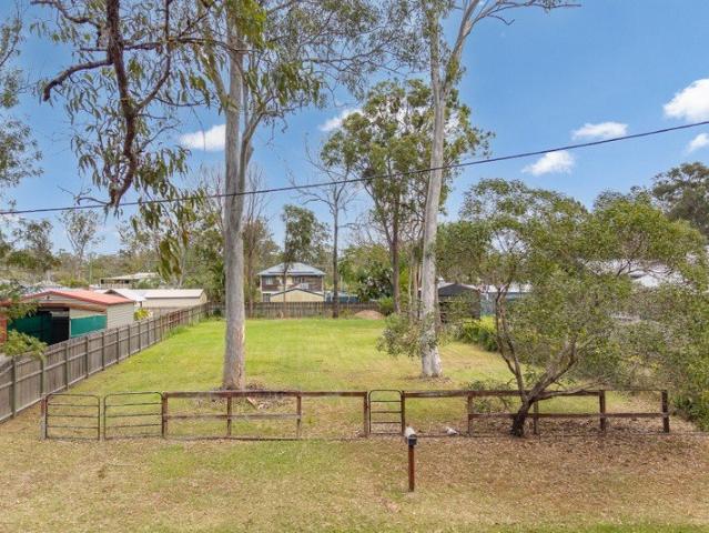 Land for sale in Aldershot, Queensland