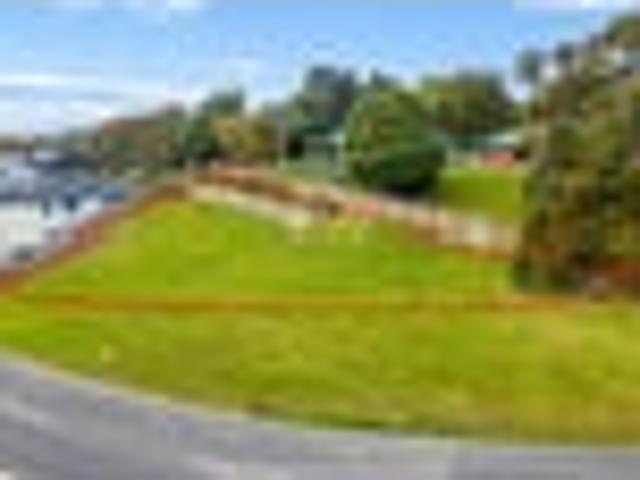Land for sale in Oratia, Oroua County