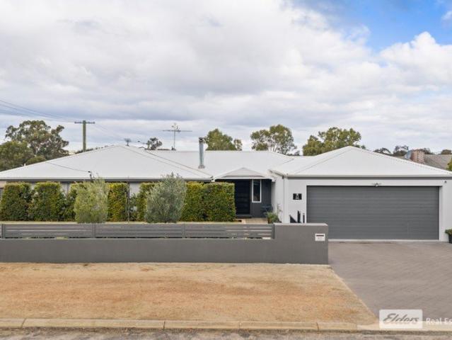 Cottage for sale in Wagin, Western Australia