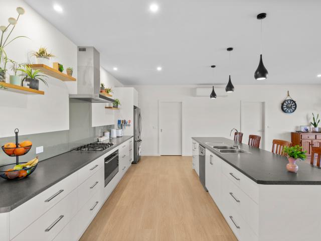 Cottage for sale in Victoria