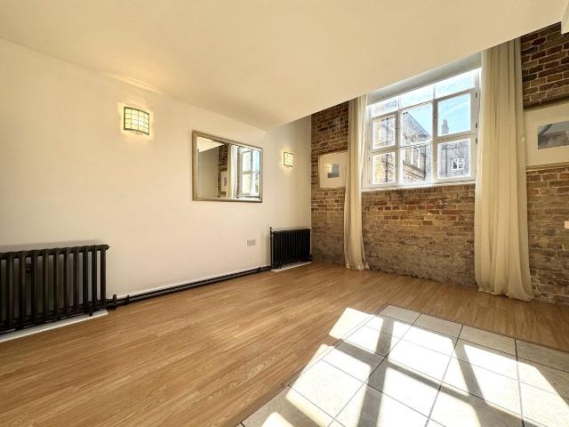 Apartment for rent in Greater London