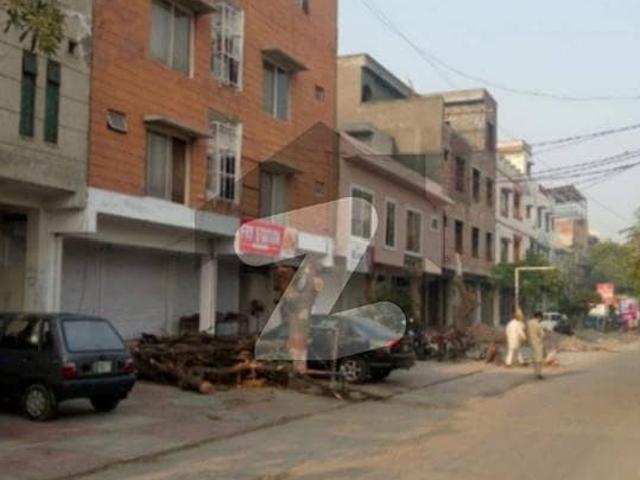 Building for sale in Lahore