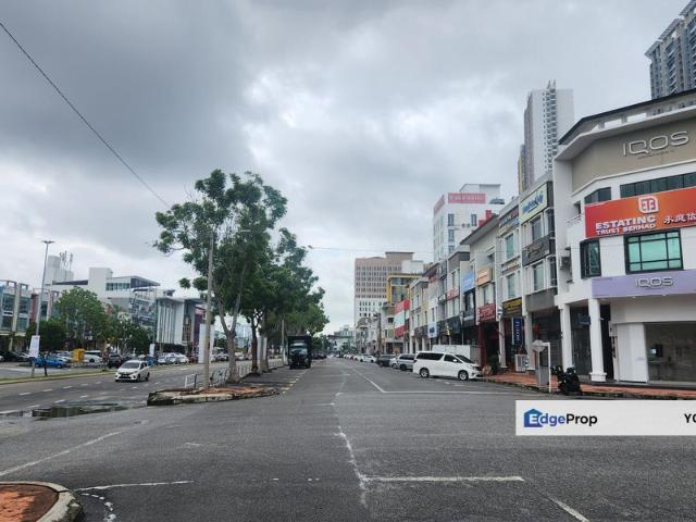 Shop for sale in Malaka