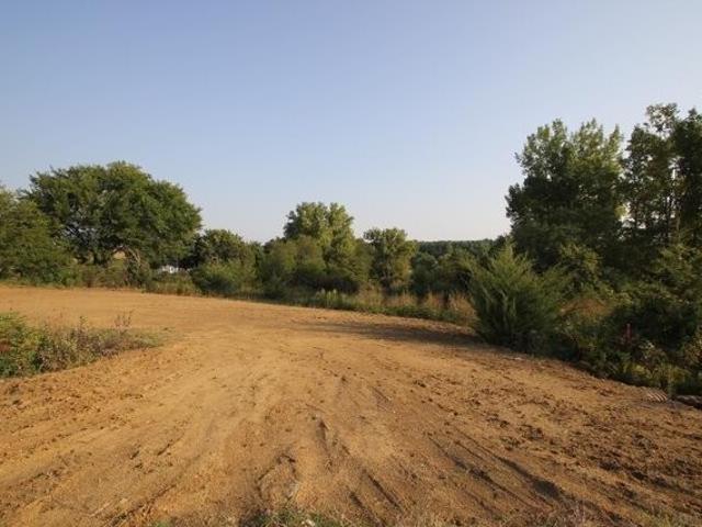 Land for sale in New Hartford, Iowa