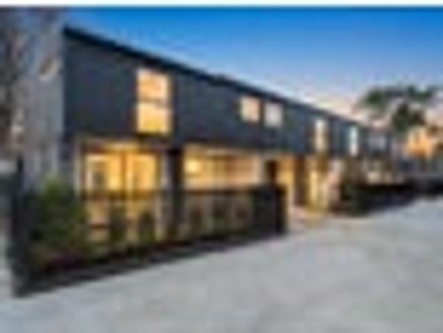 Townhouse for sale in Papatoetoe, Ōtara-Papatoetoe