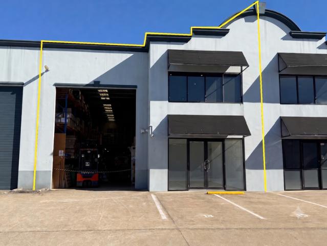 Warehouse for rent in Toombul, Queensland