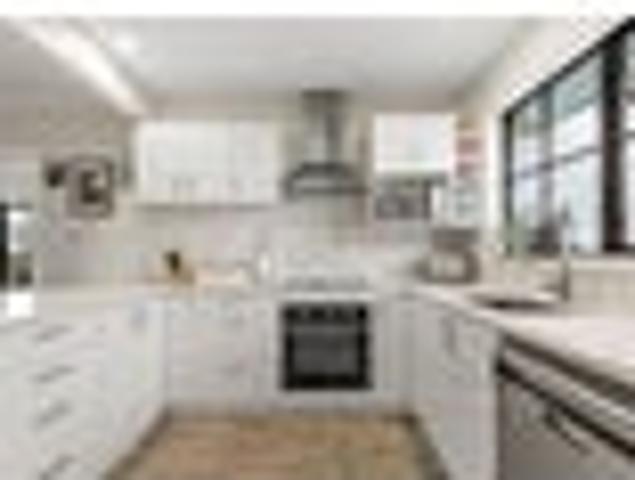 House for sale in Chaslands, Canterbury