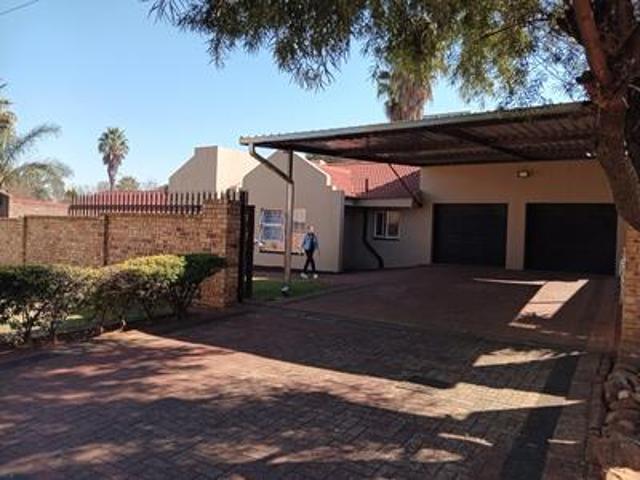 House for sale in Mohlakeng, Gauteng