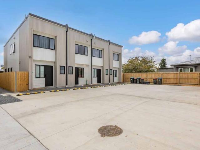Townhouse for rent in Auckland, Oroua County