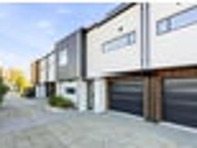 Townhouse for sale in Heathcote, Canterbury