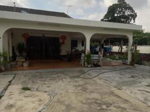 Terraced House for sale in Malaka