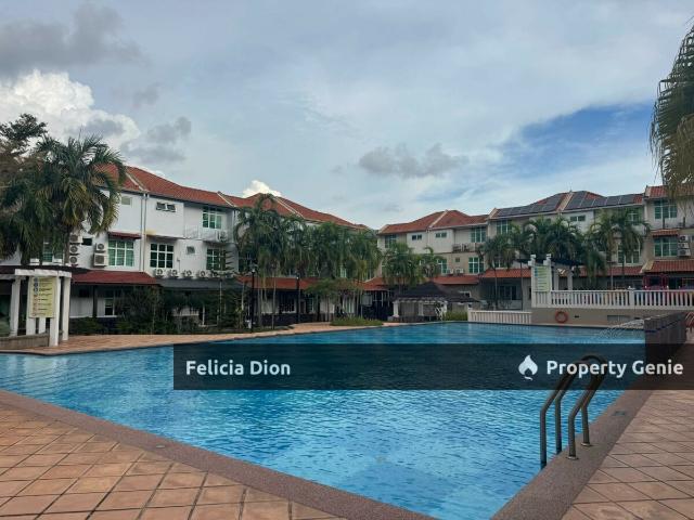 Terraced House for sale in Malaka