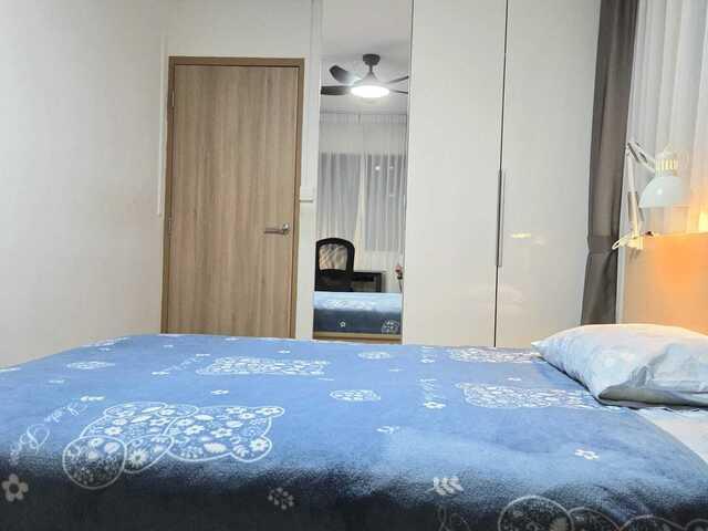 Room for rent in Bukit Batok Central, Singapore