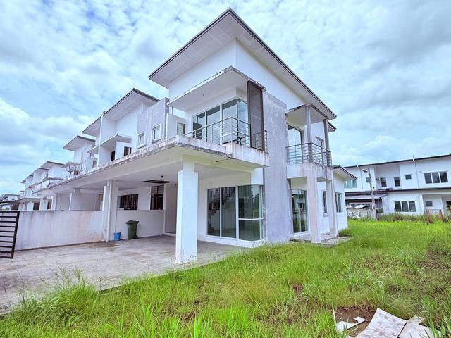 Terraced House for sale in Samarahan, Kota Samarahan