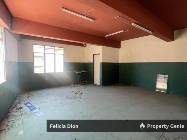 Shop for sale in Malaka