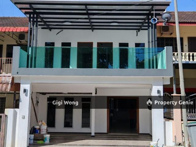 Terraced House for sale in Malaka