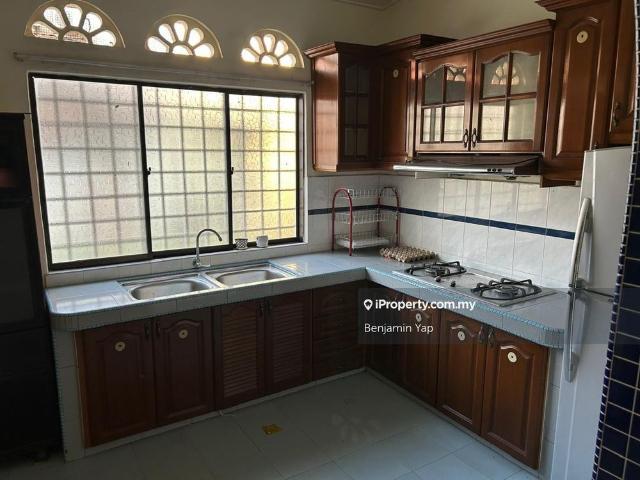 House for rent in Malaka