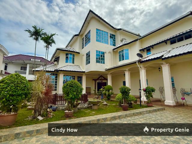 Bungalow for sale in Malaka