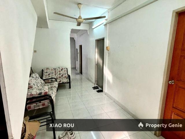 Terraced House for sale in Malaka
