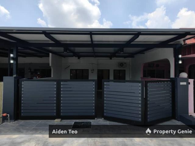 Terraced House for sale in Malaka