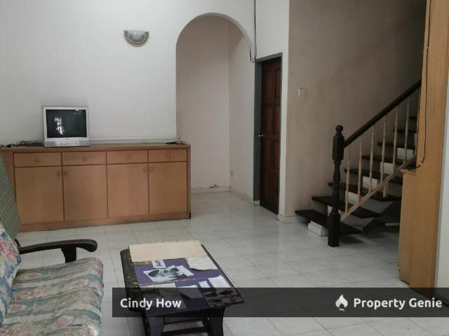 Terraced House for sale in Malaka