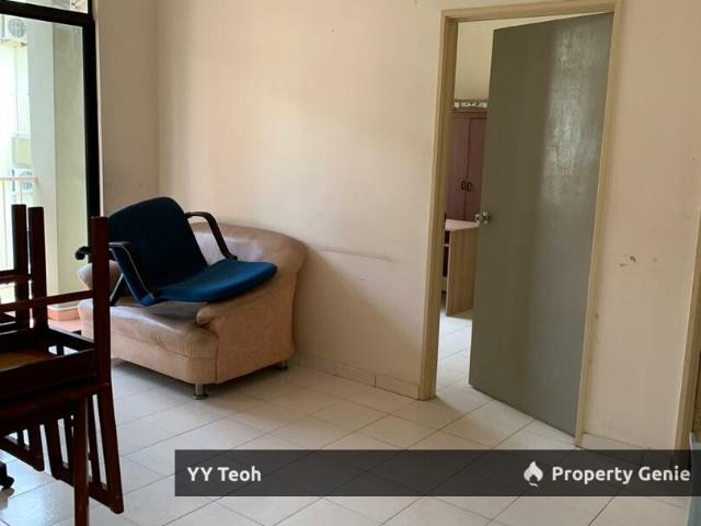 Apartment for sale in Malaka