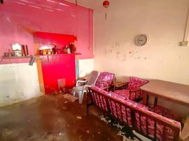 Terraced House for sale in Malaka