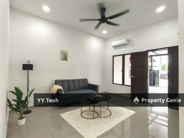 Terraced House for sale in Malaka