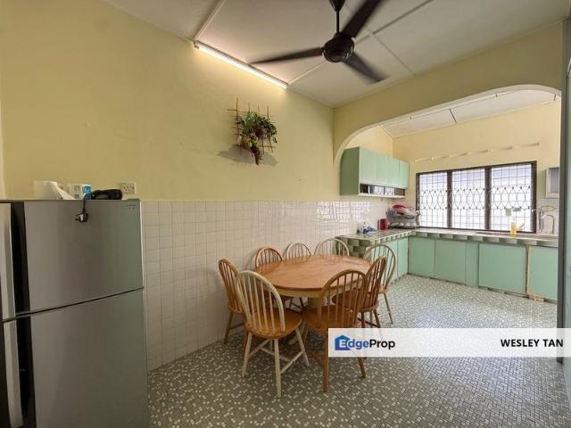 House for sale in Malaka