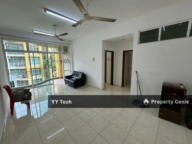 Apartment for sale in Malaka