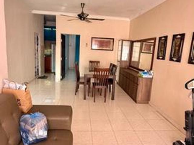 Townhouse for sale in Cheng, Malaka