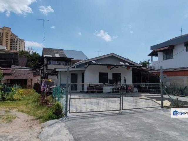 House for sale in Malaka