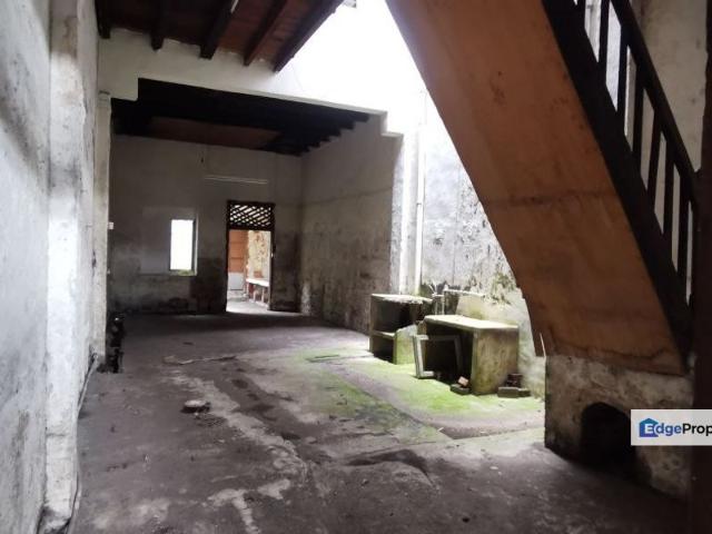 Shop for rent in Malaka