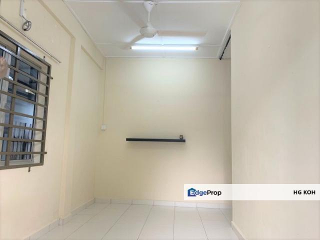 House for rent in Malaka