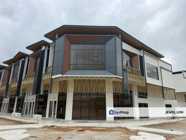 Shop for rent in Bukit Ledang, Johor