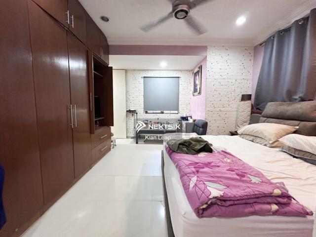Shop for sale in Johor