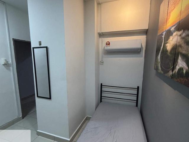 Room for rent in Taman Esplanad, Kuala Lumpur