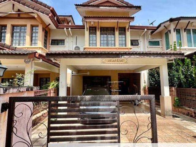House for sale in Seksyen U8, Shah Alam