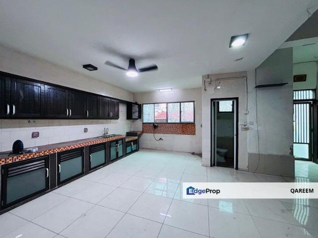 House for sale in Seksyen U8, Shah Alam