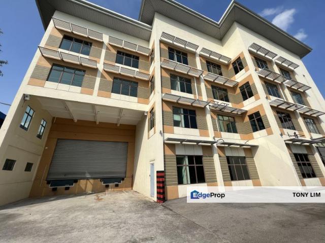 Warehouse for rent in Petaling, Alam Impian