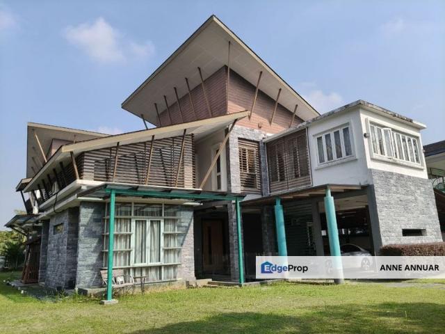 House for sale in Seksyen U8, Shah Alam