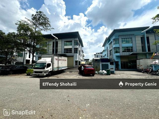 Warehouse for sale in Seksyen U8, Shah Alam