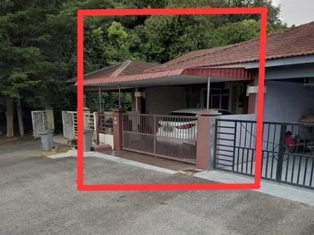 Terraced House for sale in Malaka