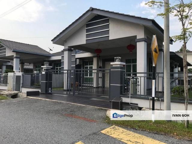 House for sale in Malaka