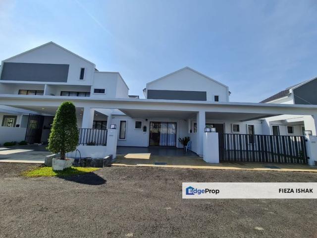 House for sale in Malaka