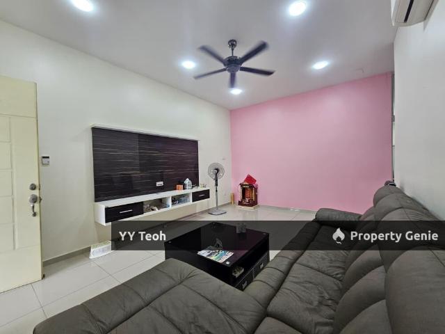 Terraced House for sale in Malaka