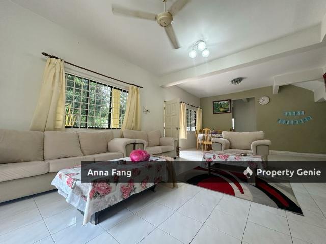 Terraced House for sale in Malaka