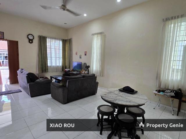 Terraced House for sale in Malaka