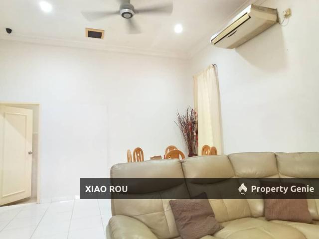 Terraced House for sale in Malaka