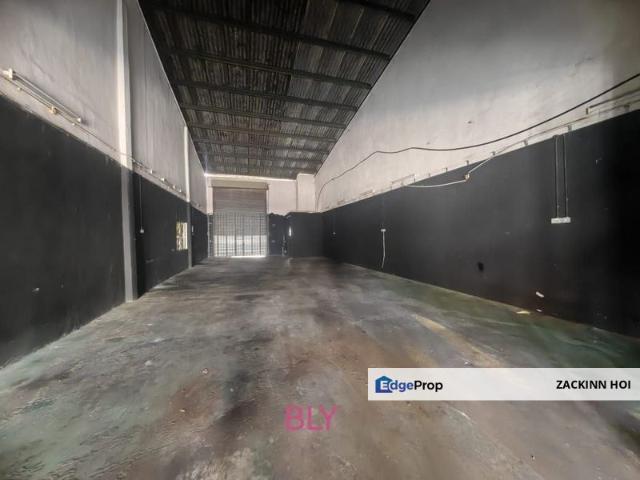 Warehouse for rent in Seksyen 34, Shah Alam